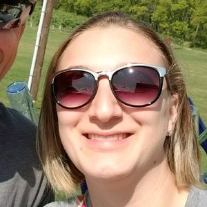 Meet your Posher, Cheri